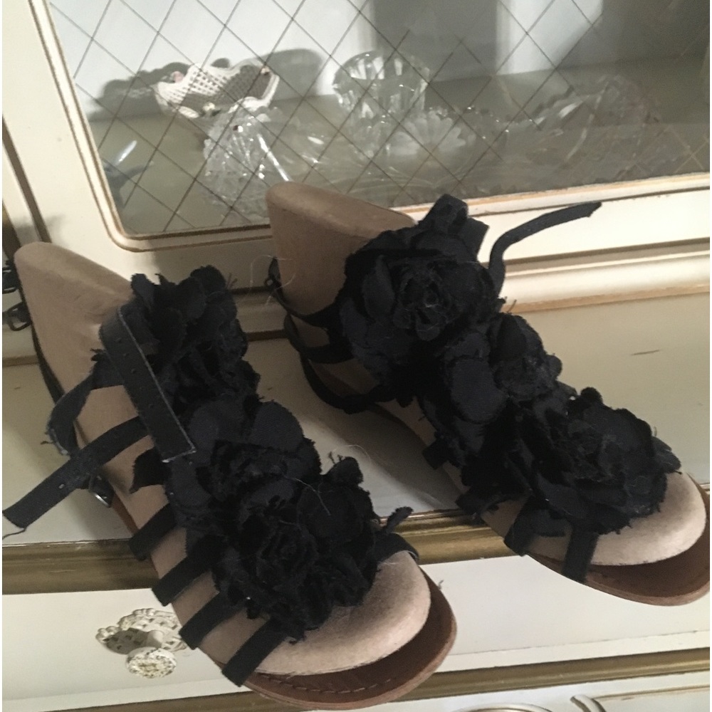 Mix No 6 sandals size 81/2-9